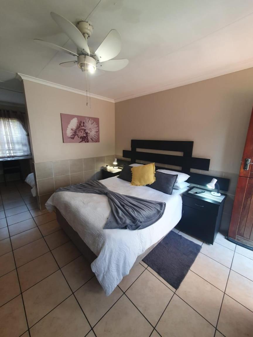 Accommodation@Park1285 Pretoria-Noord Esterno foto